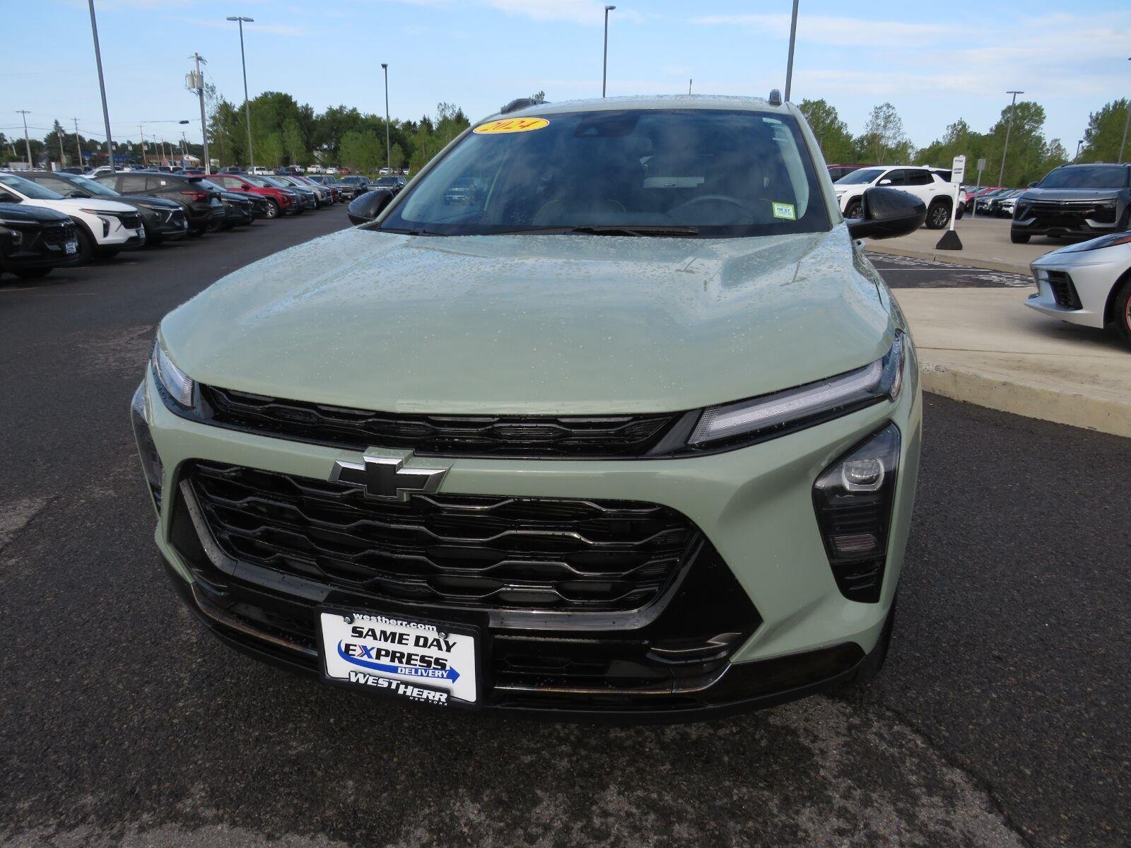 Used 2024 Cacti Green Chevrolet ACTIV image 12