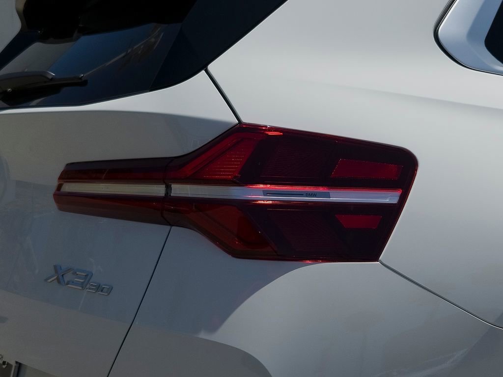 New 2026 Alpine White BMW 30 xDrive image 5