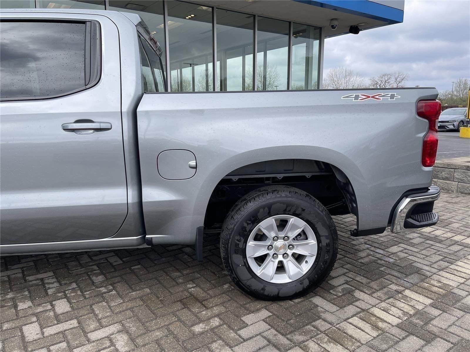 2025 Chevrolet Silverado 1500 LT - Photo 10