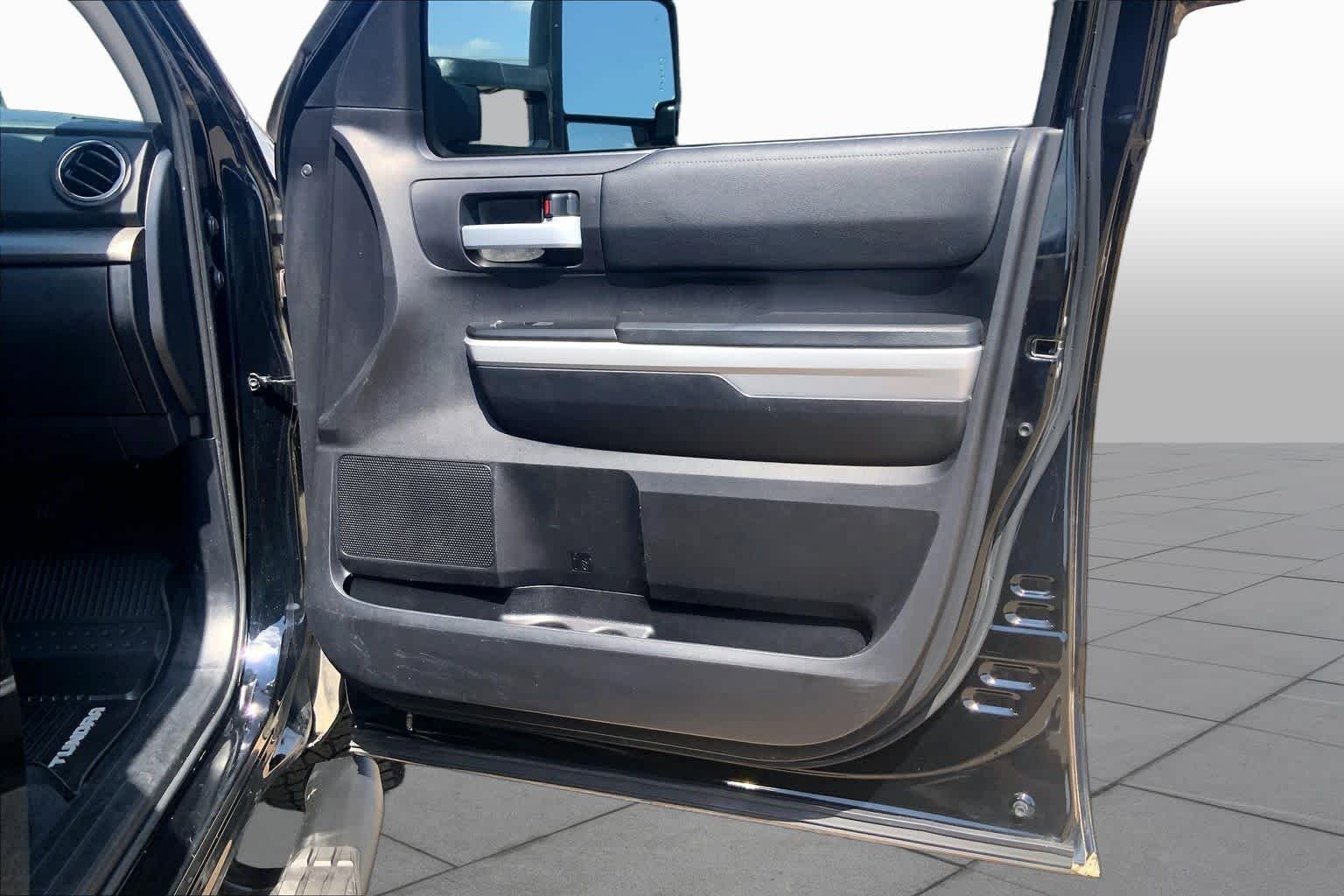 Used 2021 Midnight Black Metallic Toyota SR5 image 23