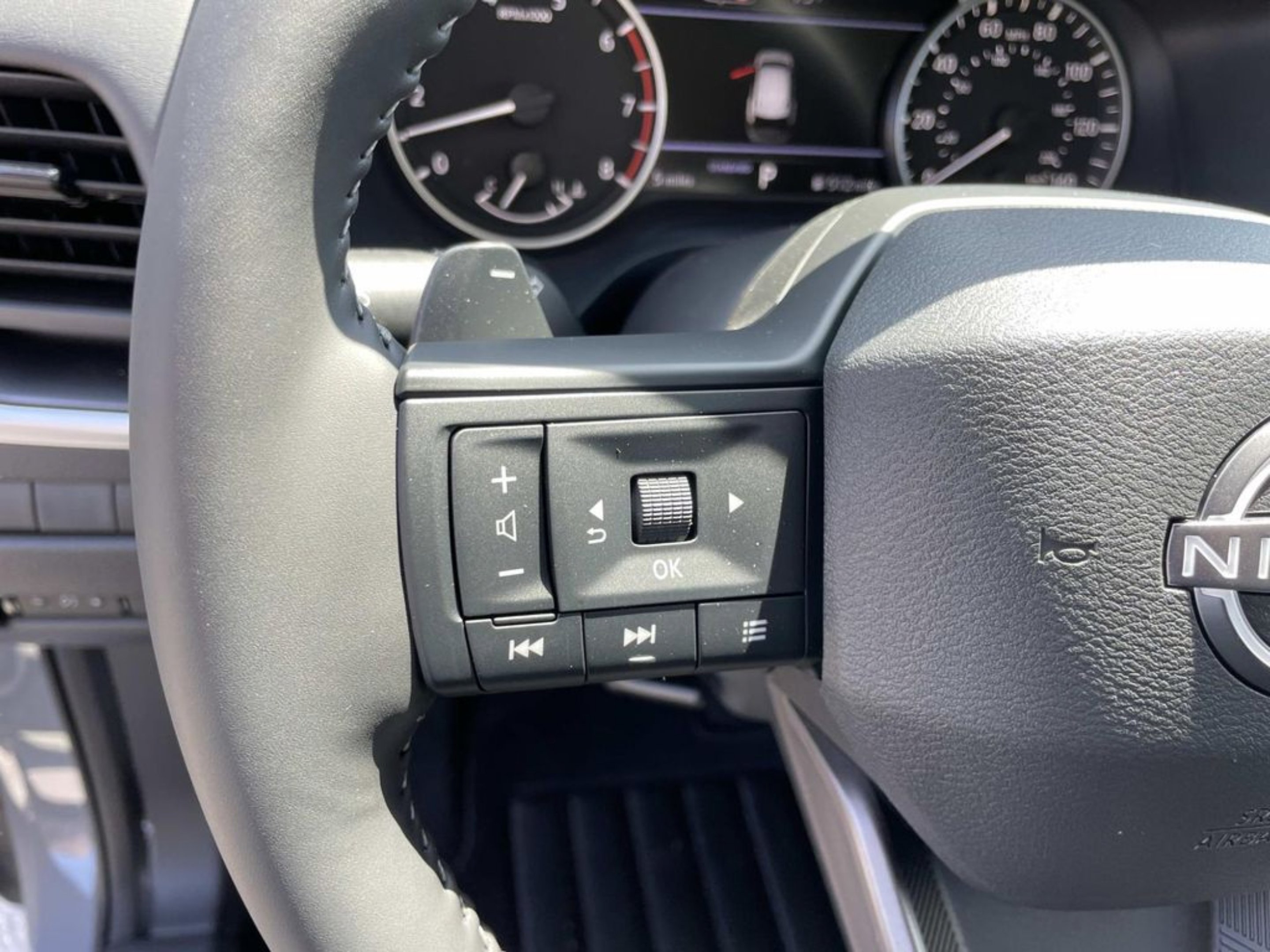 New 2026 Boulder Gray Pearl Nissan SV image 23