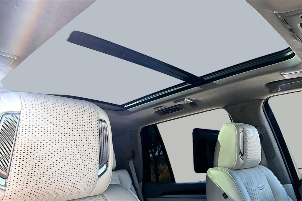 Certified Used 2025 Crystal White Tricoat Cadillac Premium Luxury Platinum image 17