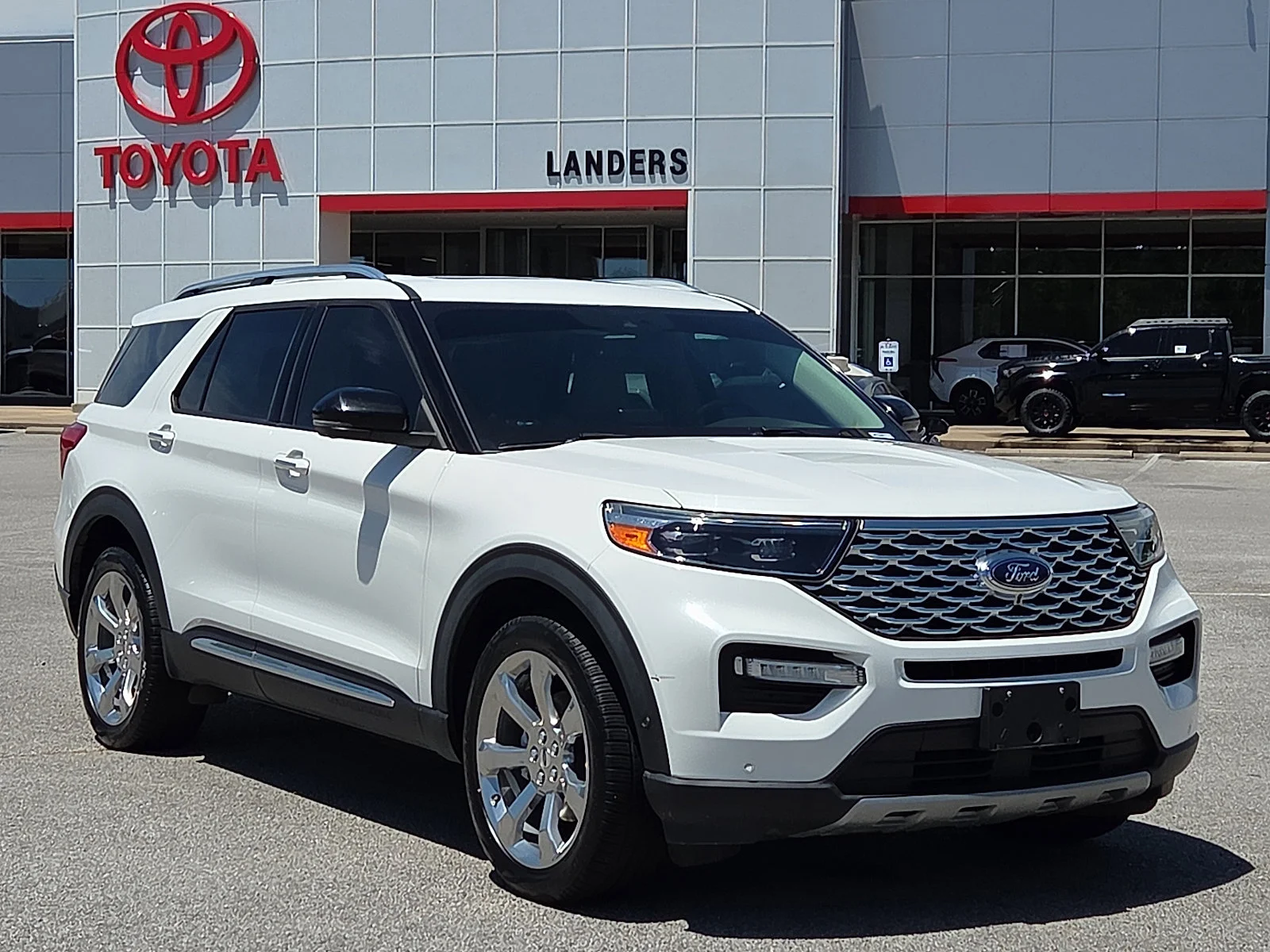 2020 Ford Explorer Platinum 4WD's photo