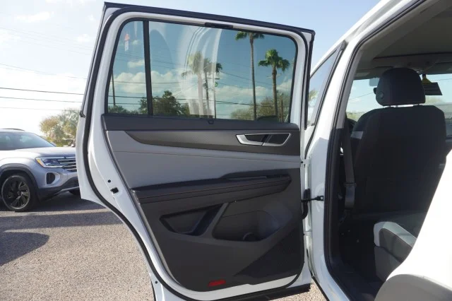 New 2026 Opal White Pearl Volkswagen 2.0T Peak Edition image 18