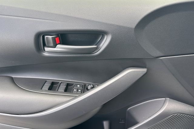 New 2026 Wind Chill Pearl <sup>1</sup> Toyota  LE image 11