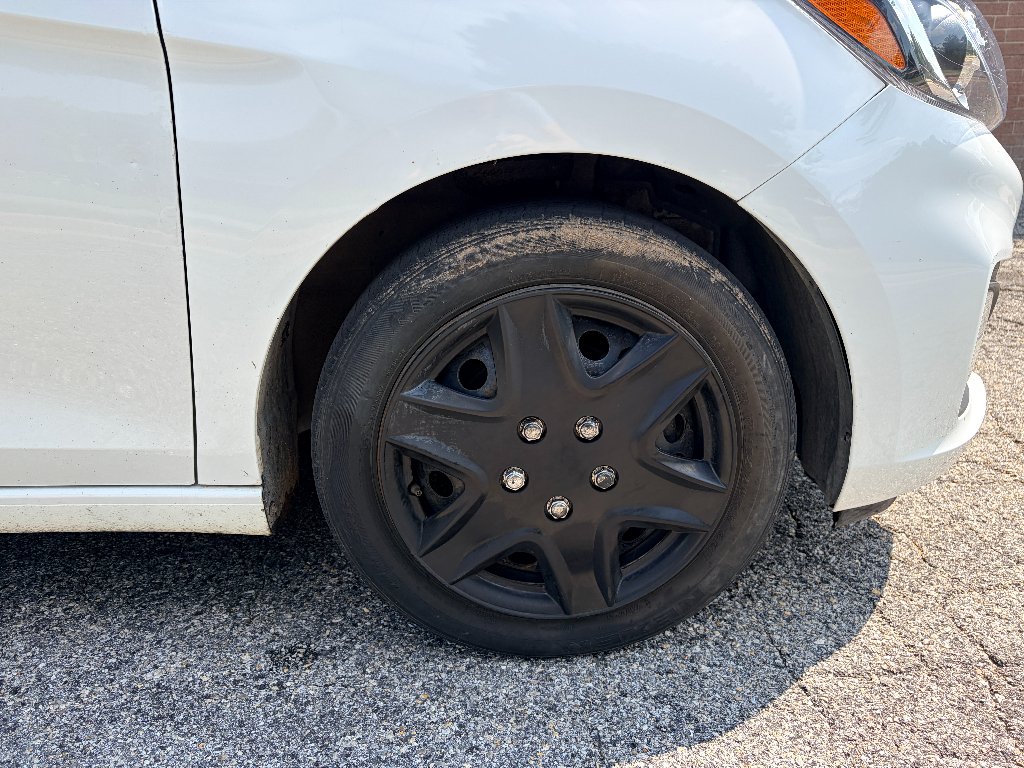 Used 2019 Summit White Chevrolet LS image 9