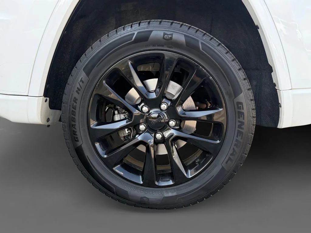 Used 2020 White Jeep Altitude image 11