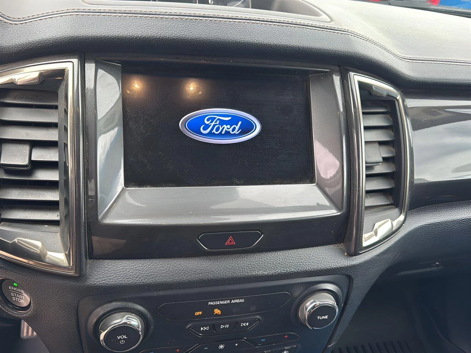 Used 2020 Iconic Silver Ford LARIAT image 14