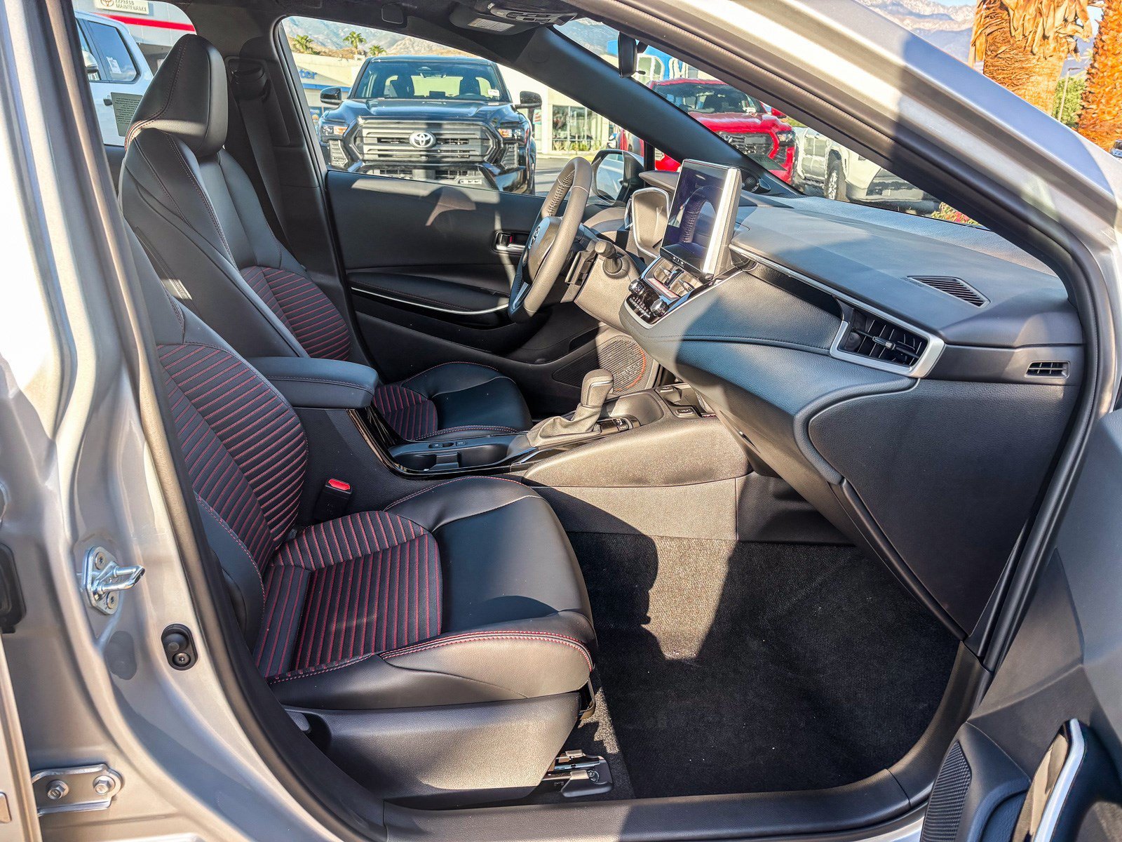 New 2027 Wind Chill Pearl with Inked roof <sup>1</sup> Toyota  XSE image 18