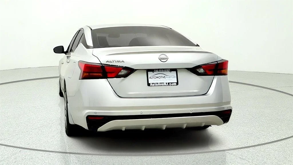 Used 2023 Brilliant Silver Metallic Nissan 2.5 S Sedan image 6