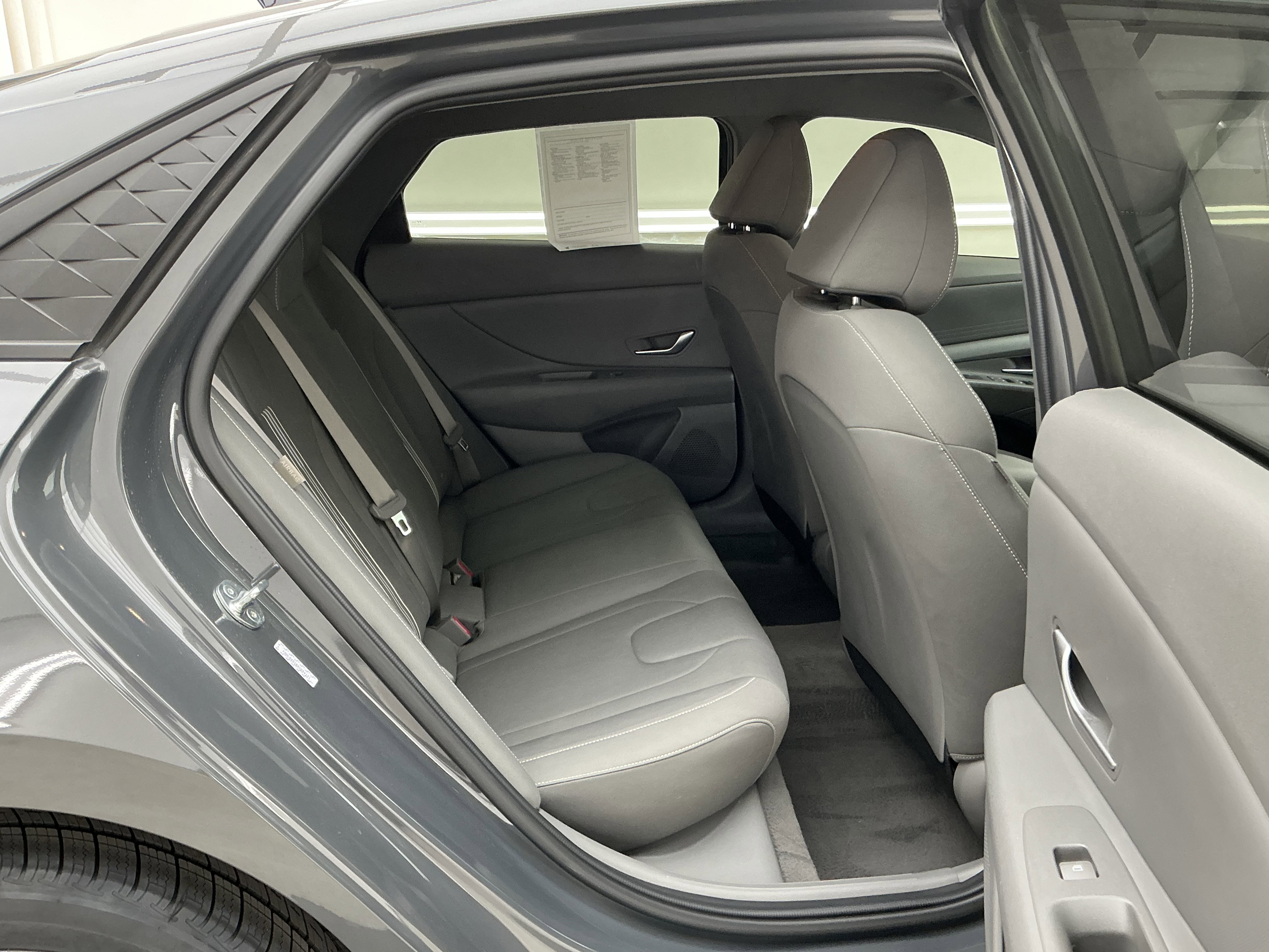 2024 Hyundai Elantra SEL - Photo 21