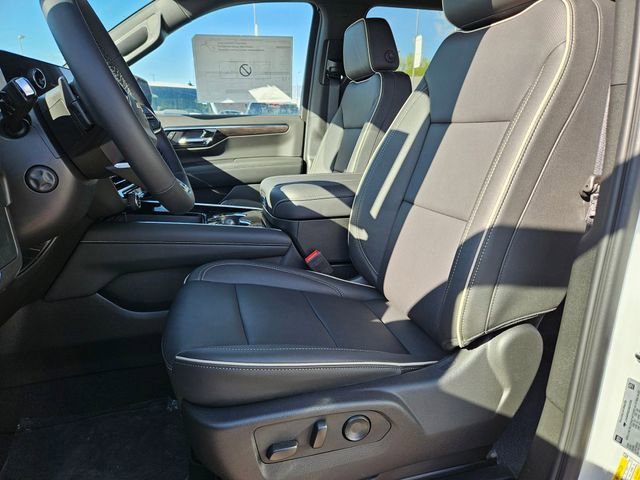 2025 Chevrolet Suburban Premier - Photo 11