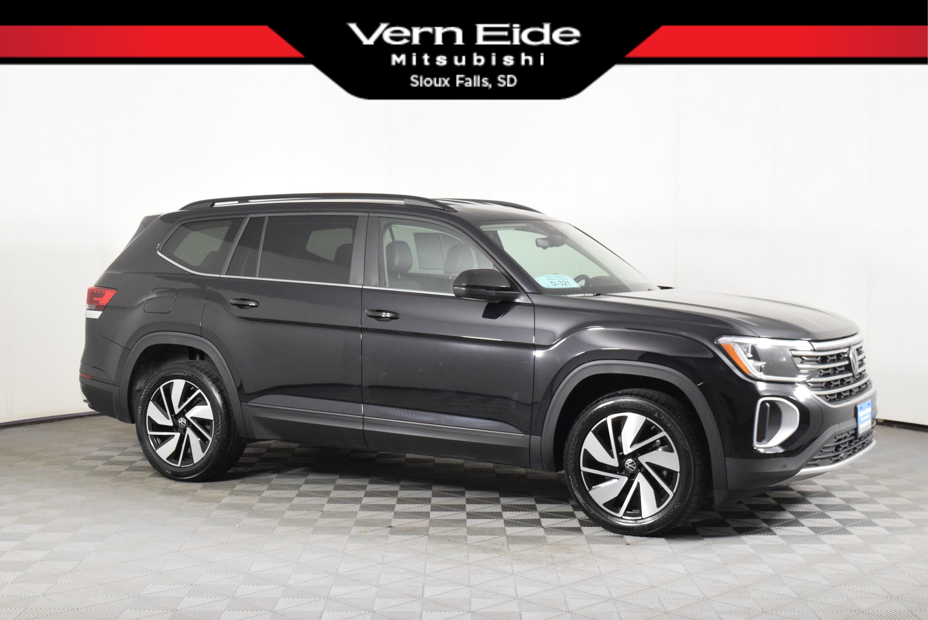 2025 Volkswagen Atlas SE w/Tech