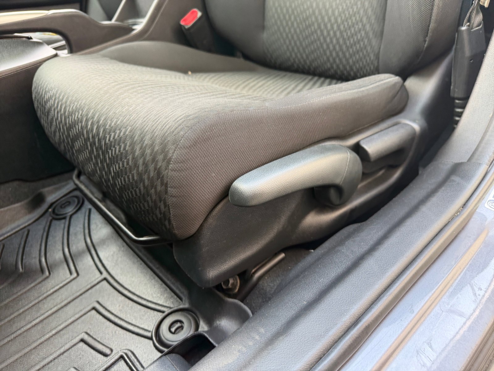Used 2015 Modern Steel Metallic Honda LX image 9