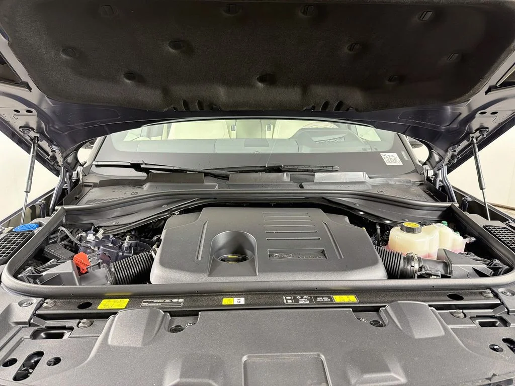 New 2026 Varesine Blue Land Rover SE 7 Seats image 33