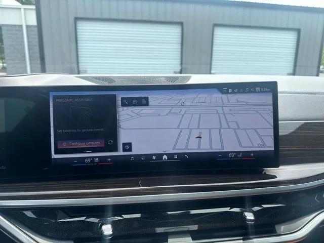Used 2024 Gray BMW xDrive40i image 13