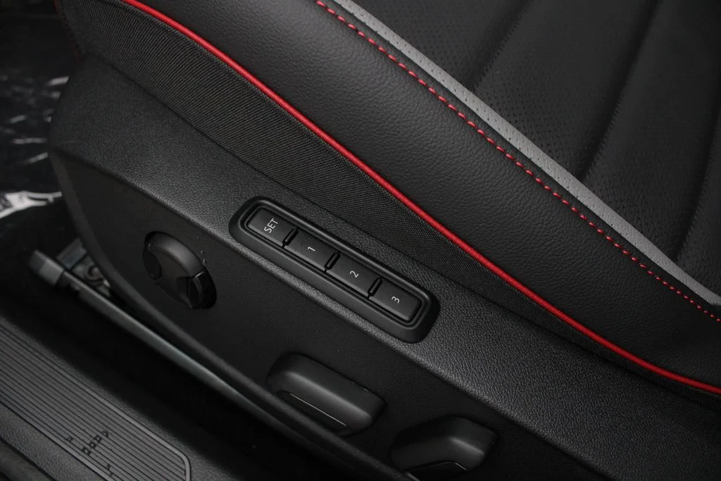 2026 Volkswagen Golf GTI SE - Photo 4