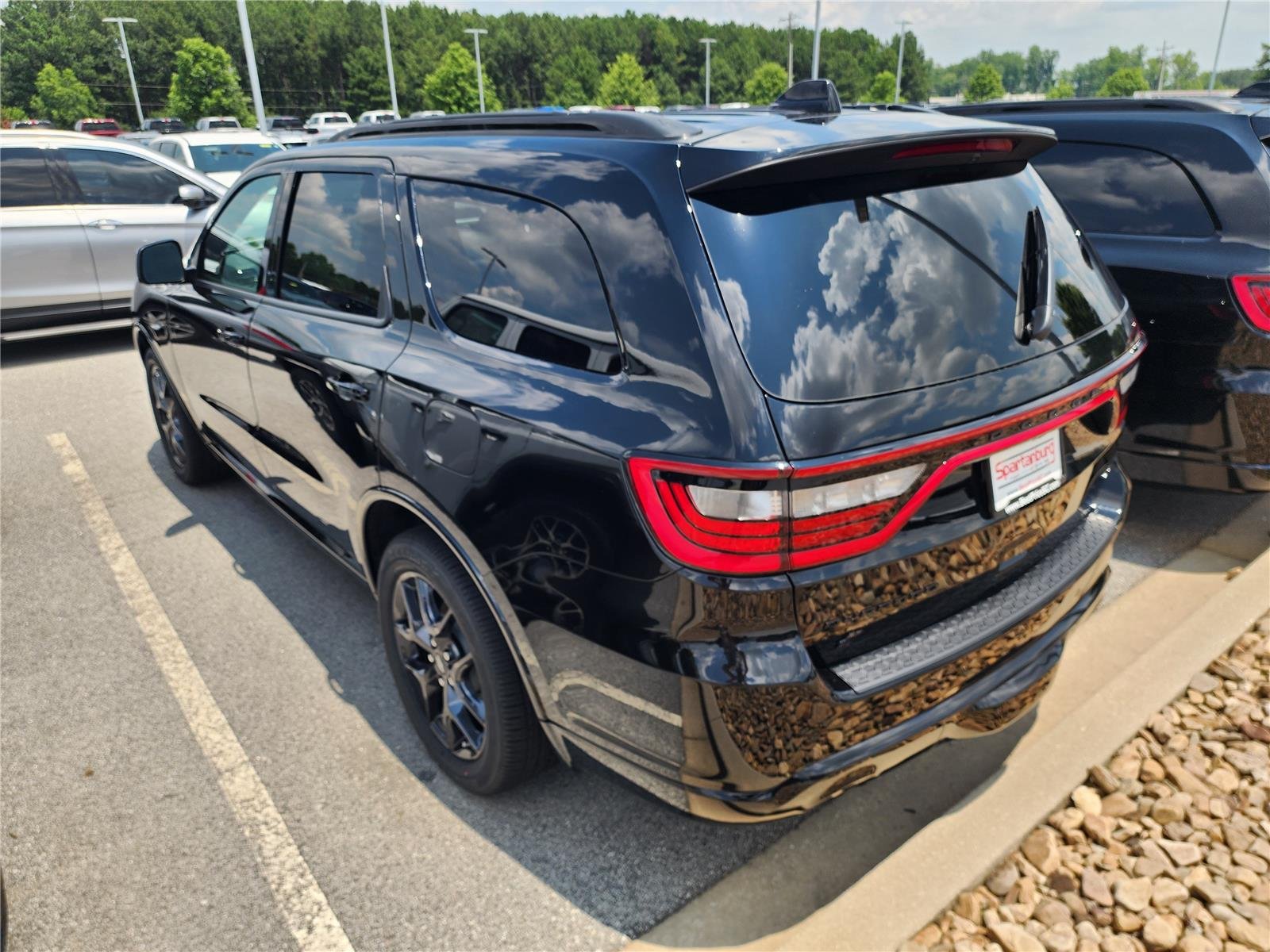 New 2026 Diamond Black Clear-Coat Exterior Paint Dodge GT Plus HEMI V8 image 4