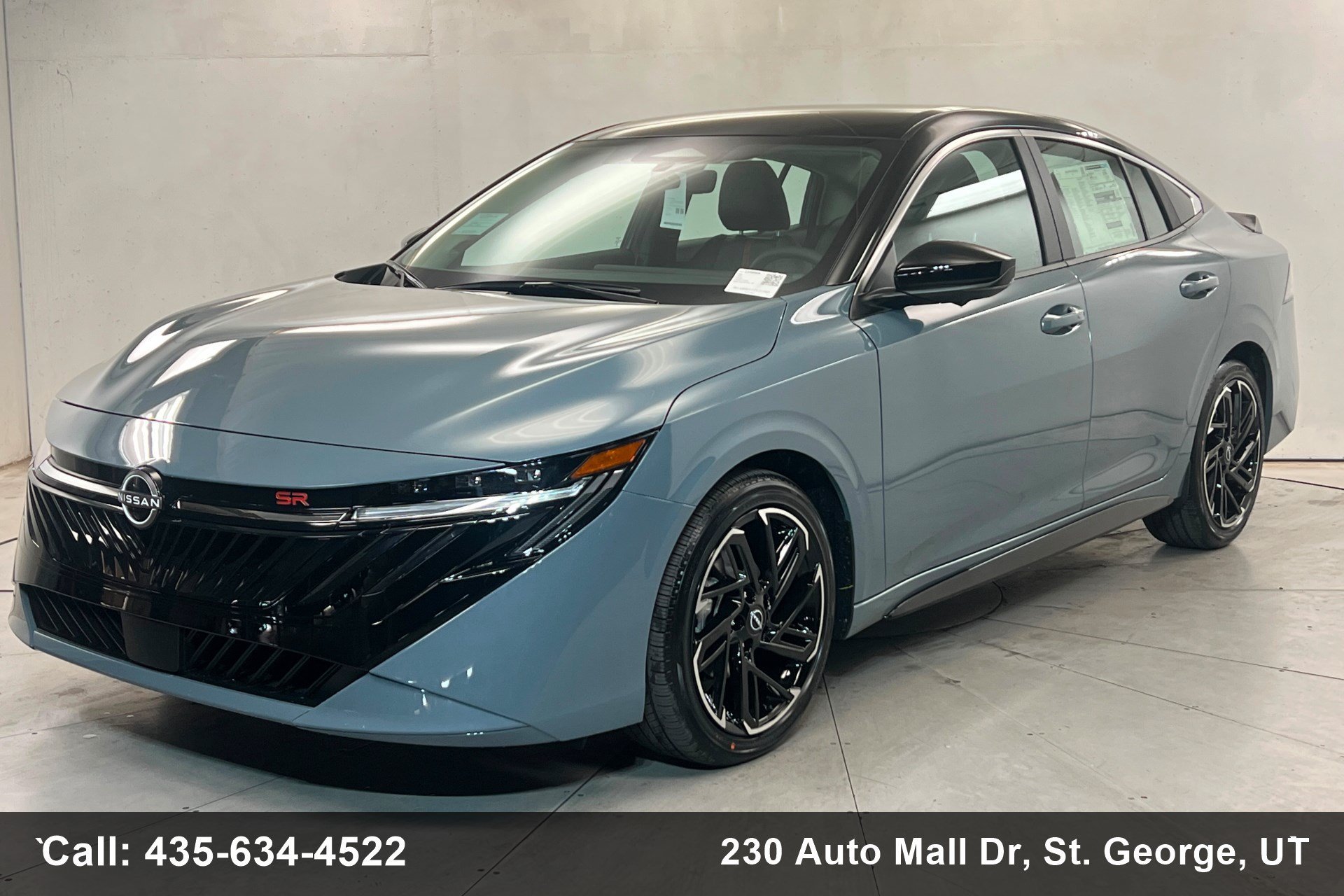 New 2026 Atlantic Gray Metallic / Super Black Two-tone Nissan SR image 1
