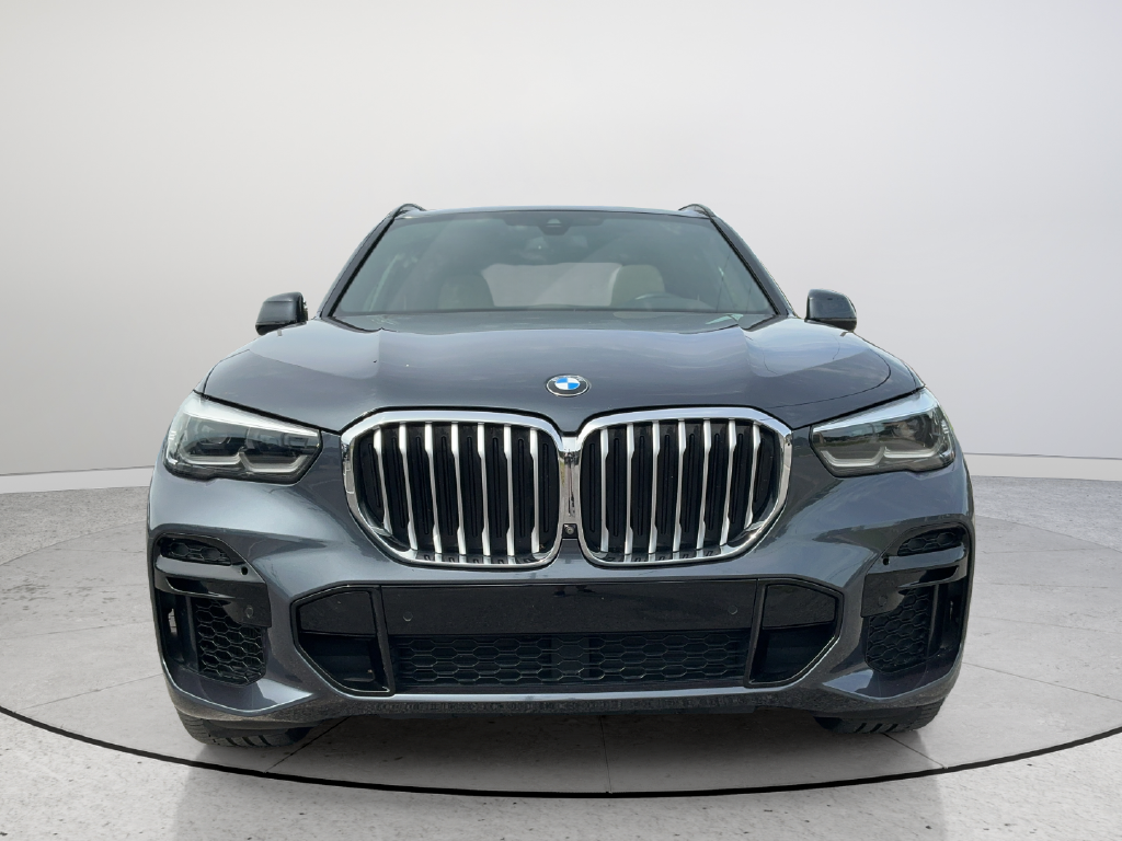 Used 2022 Gray BMW sDrive40i image 2