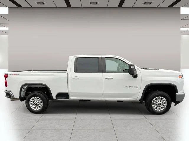 Used 2025 White Chevrolet LT image 2