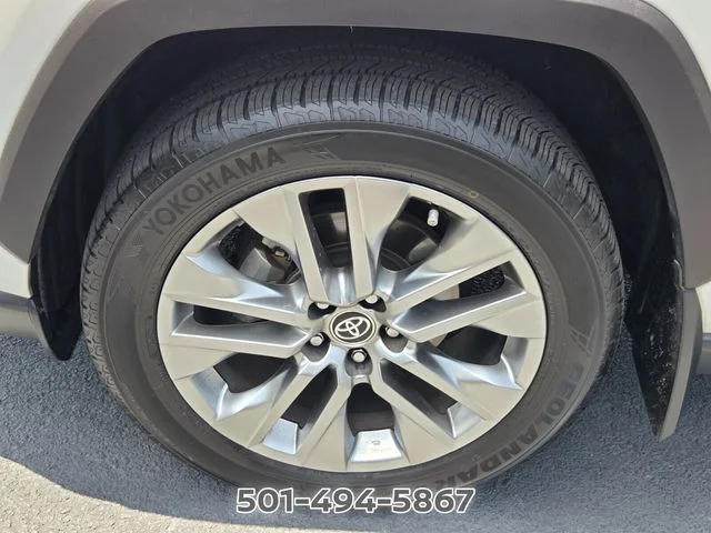 Used 2023 Beige Toyota XLE Premium image 16