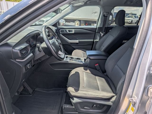 Used 2023 Silver Ford XLT image 11