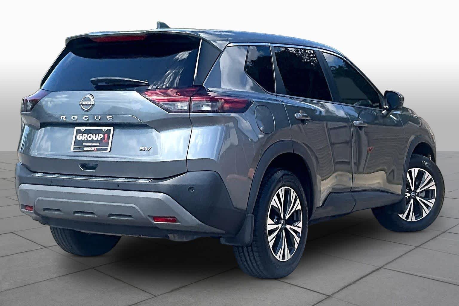 Used 2022 Gun Metallic Nissan SV image 12