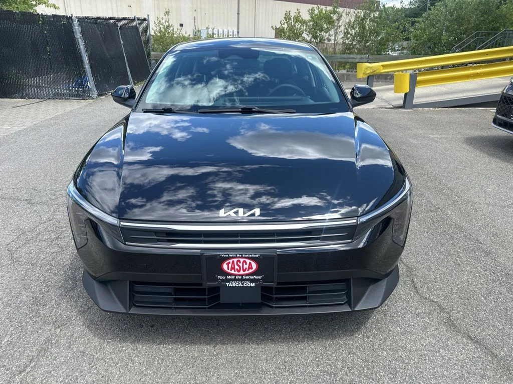 Used 2025 Black Kia LXS image 7