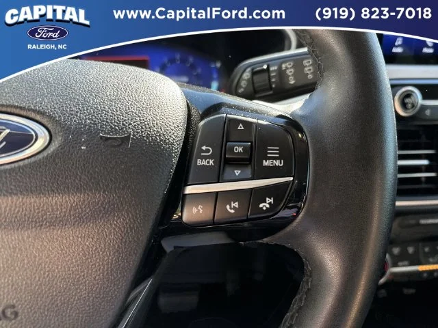 Used 2022 Red Ford SEL image 23