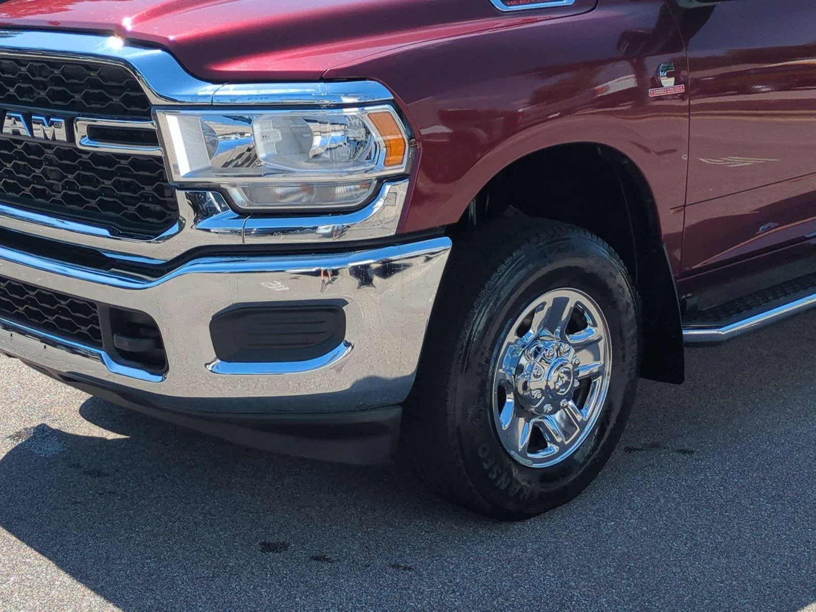 Used 2024 Delmonico Red Pearlcoat Ram Tradesman image 9