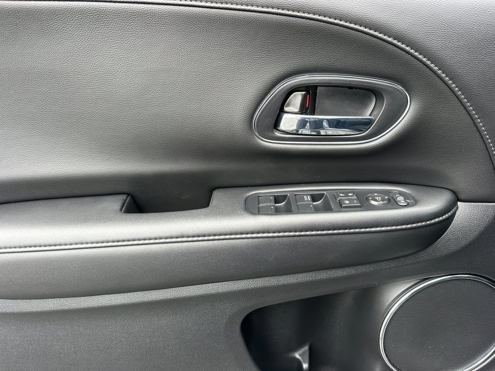 2021 Honda HR-V Touring - Photo 10