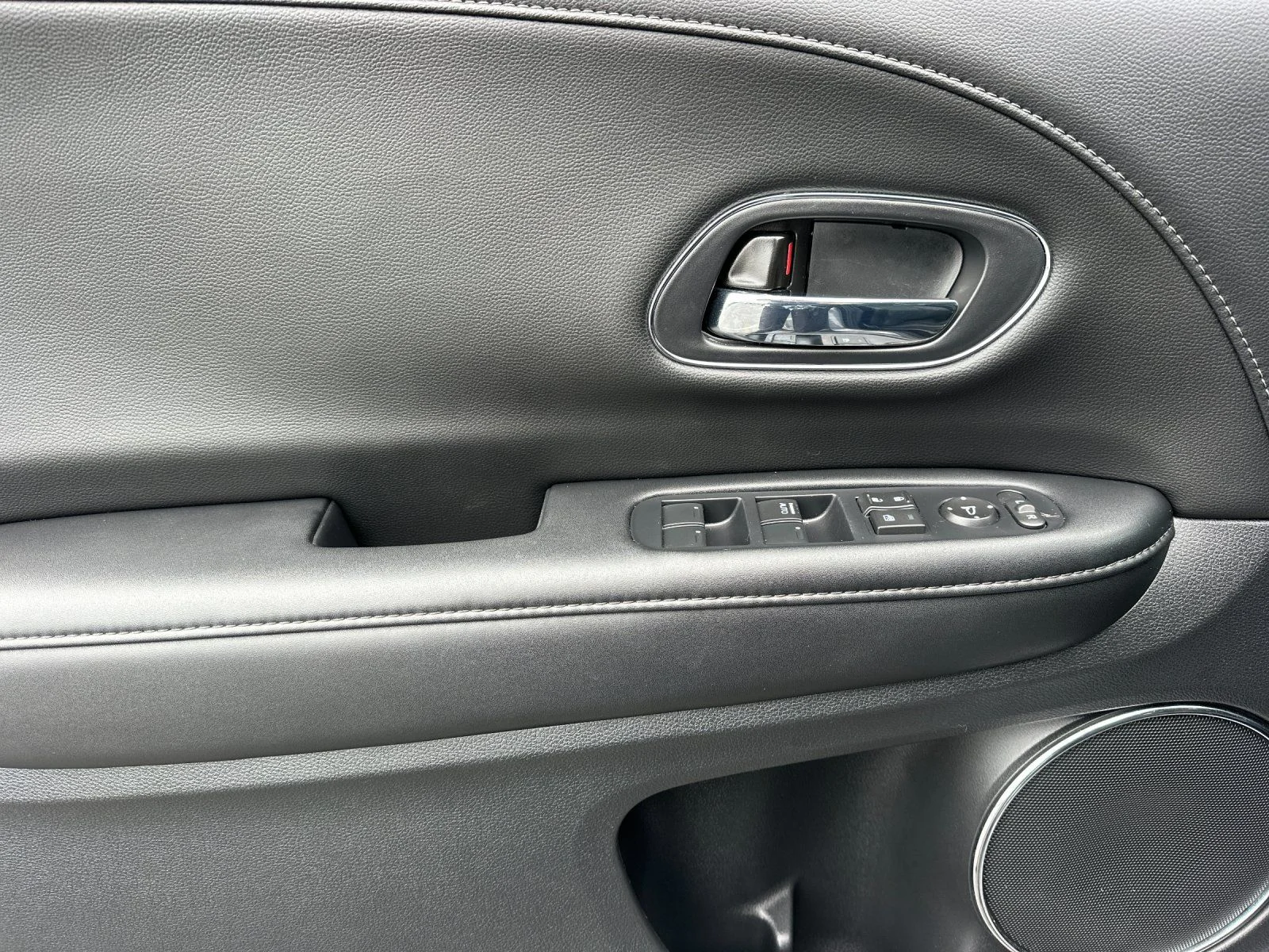 2021 Honda HR-V Touring - Photo 10