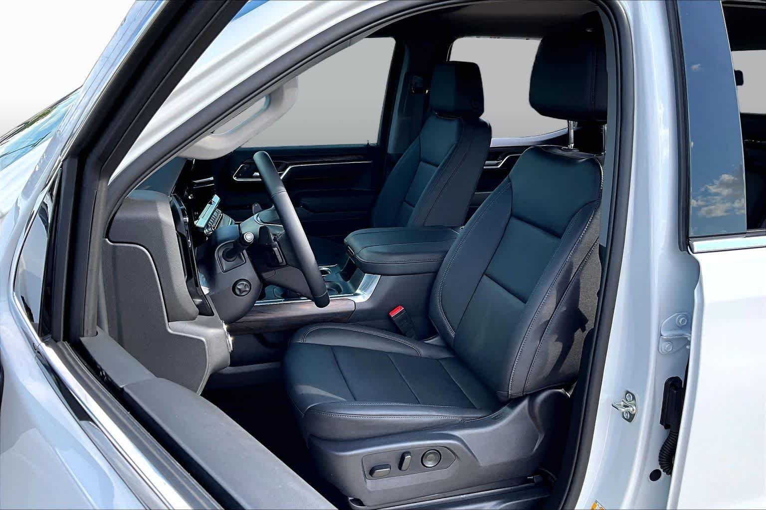 Used 2026 Summit White GMC SLT image 8