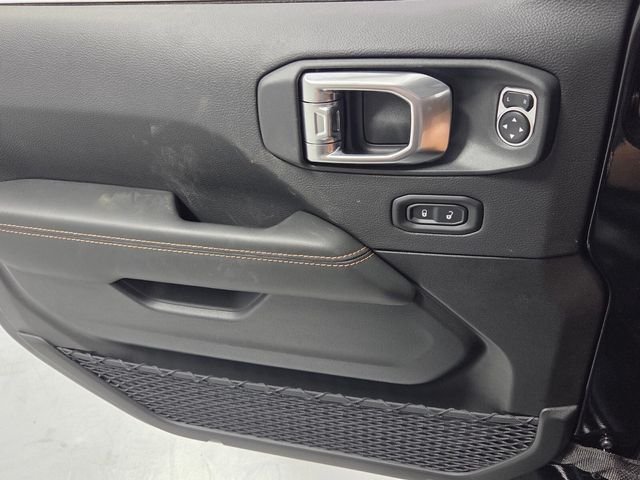 New 2026 Black Clear-Coat Exterior Paint Jeep Sahara image 28