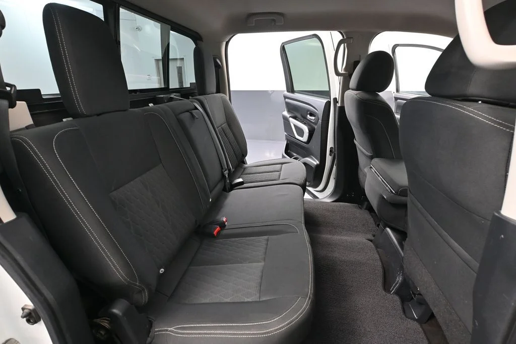 Used 2018 White Nissan SV image 37