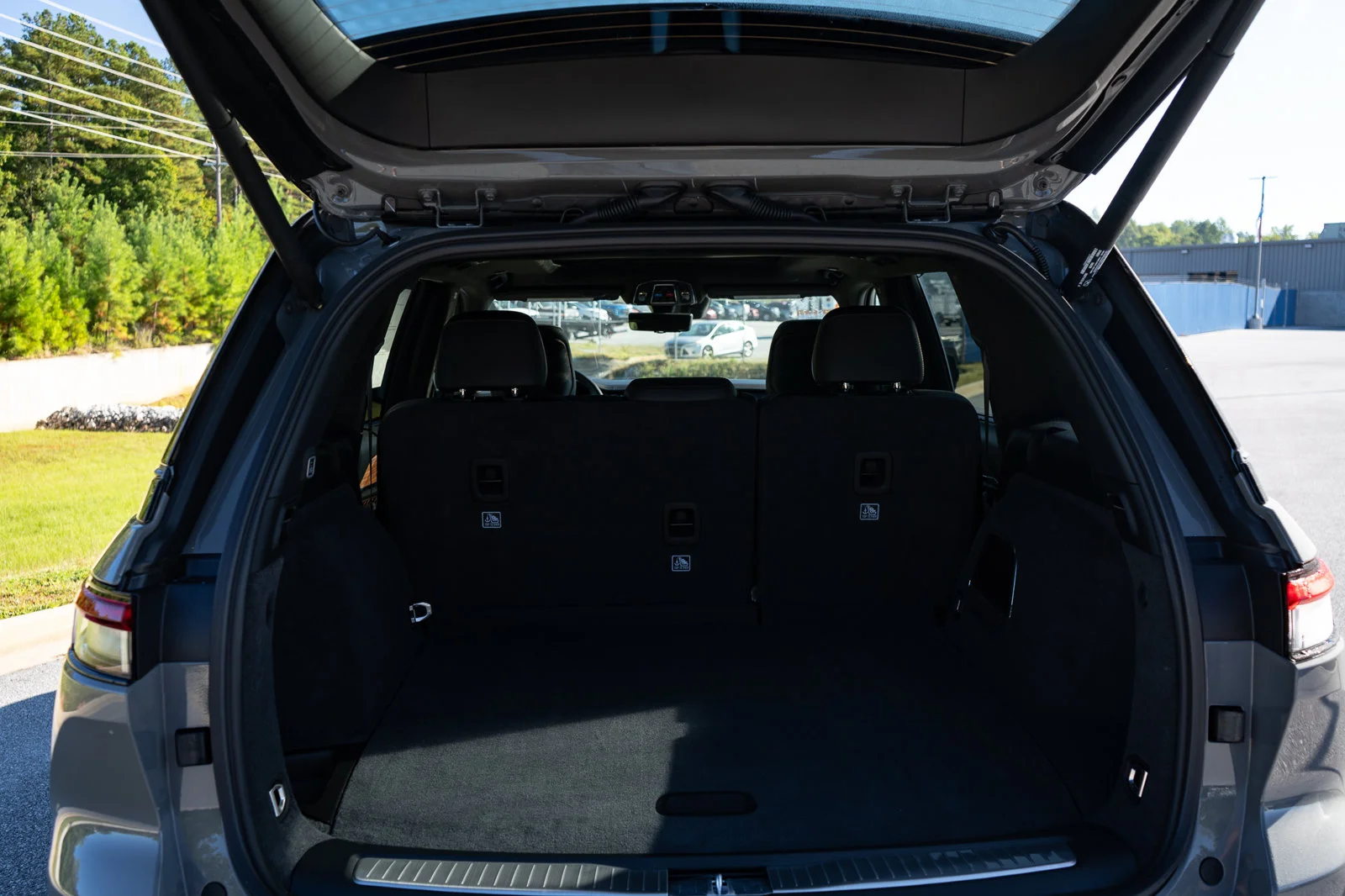New 2027 Sting-Gray Clear-Coat Paint Jeep Summit image 17