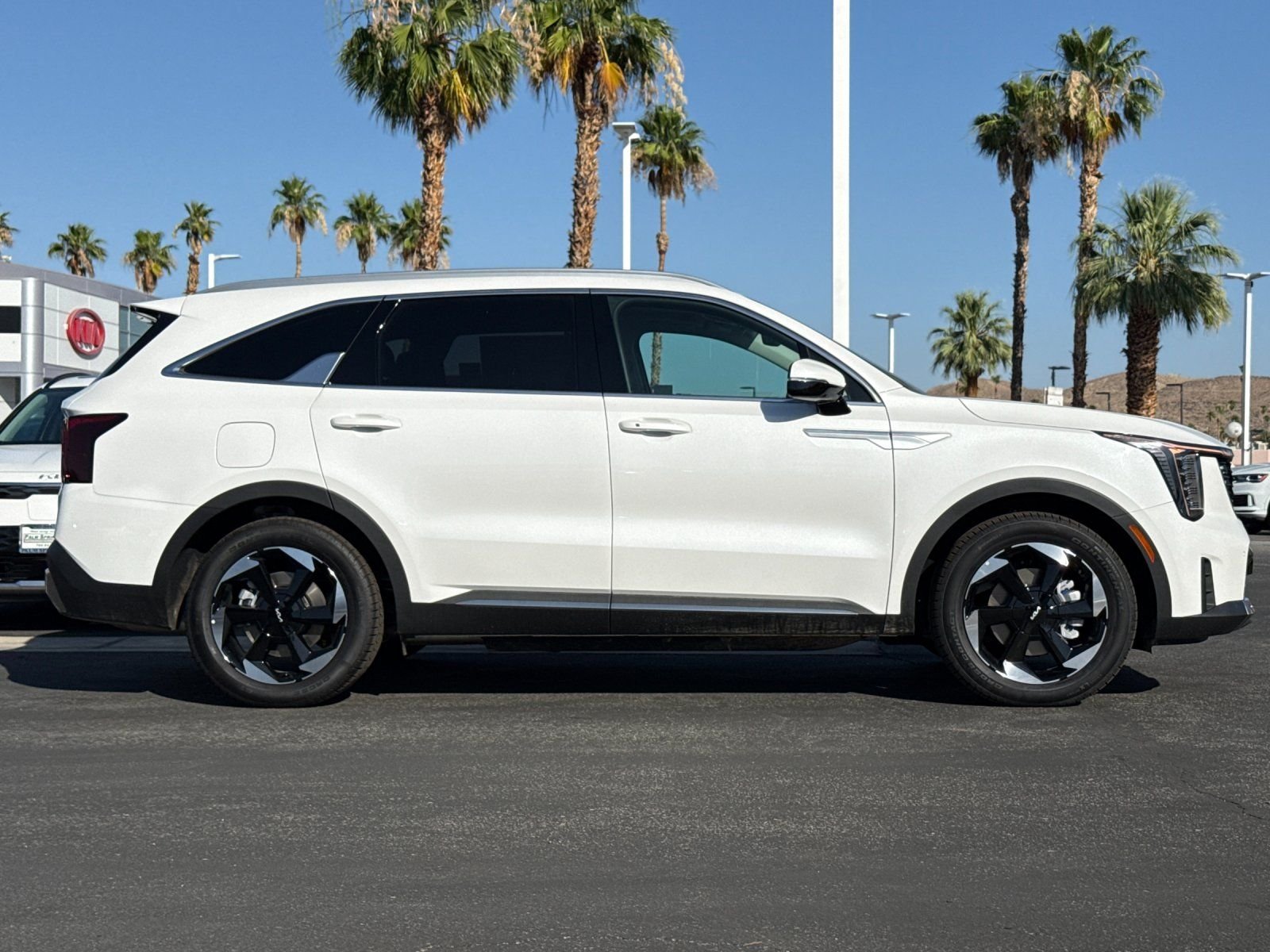 New 2026 Snow White Pearl Kia EX AWD image 2