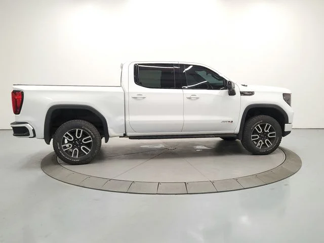 Used 2022 White GMC AT4 image 8