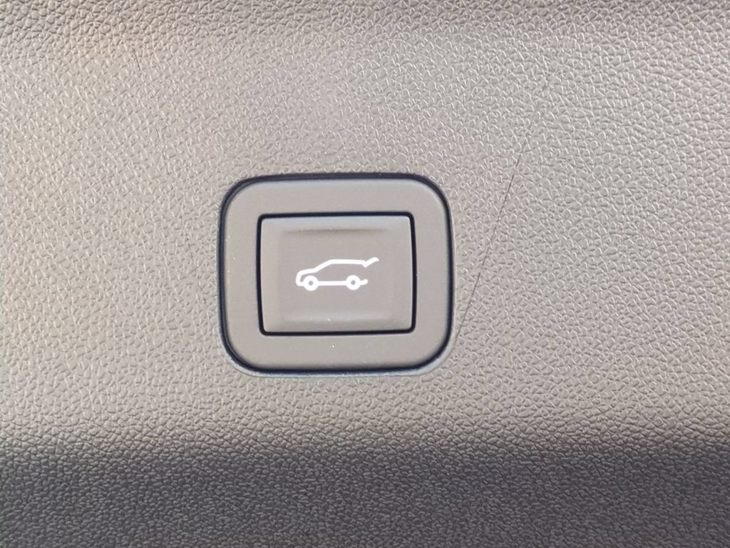 2026 GMC Yukon XL Denali - Photo 28