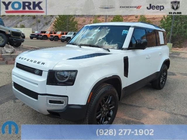 Used 2025 White Land Rover S image 1