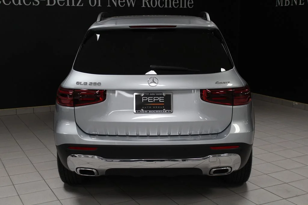 Certified Used 2026 Silver Mercedes-Benz GLB 250 image 36