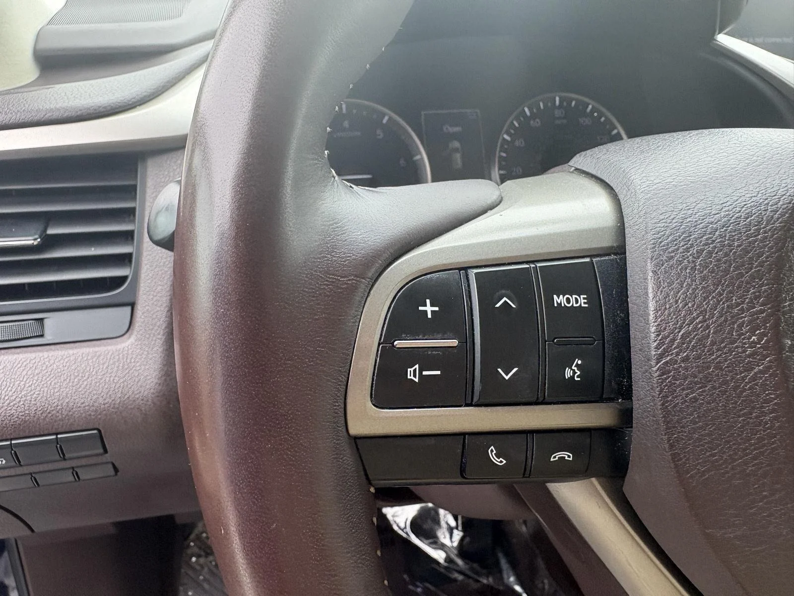 Used 2016  Lexus F Sport image 16