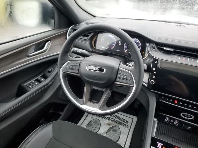 New 2026 Bright White Clear-Coat Exterior Paint Jeep Altitude image 18