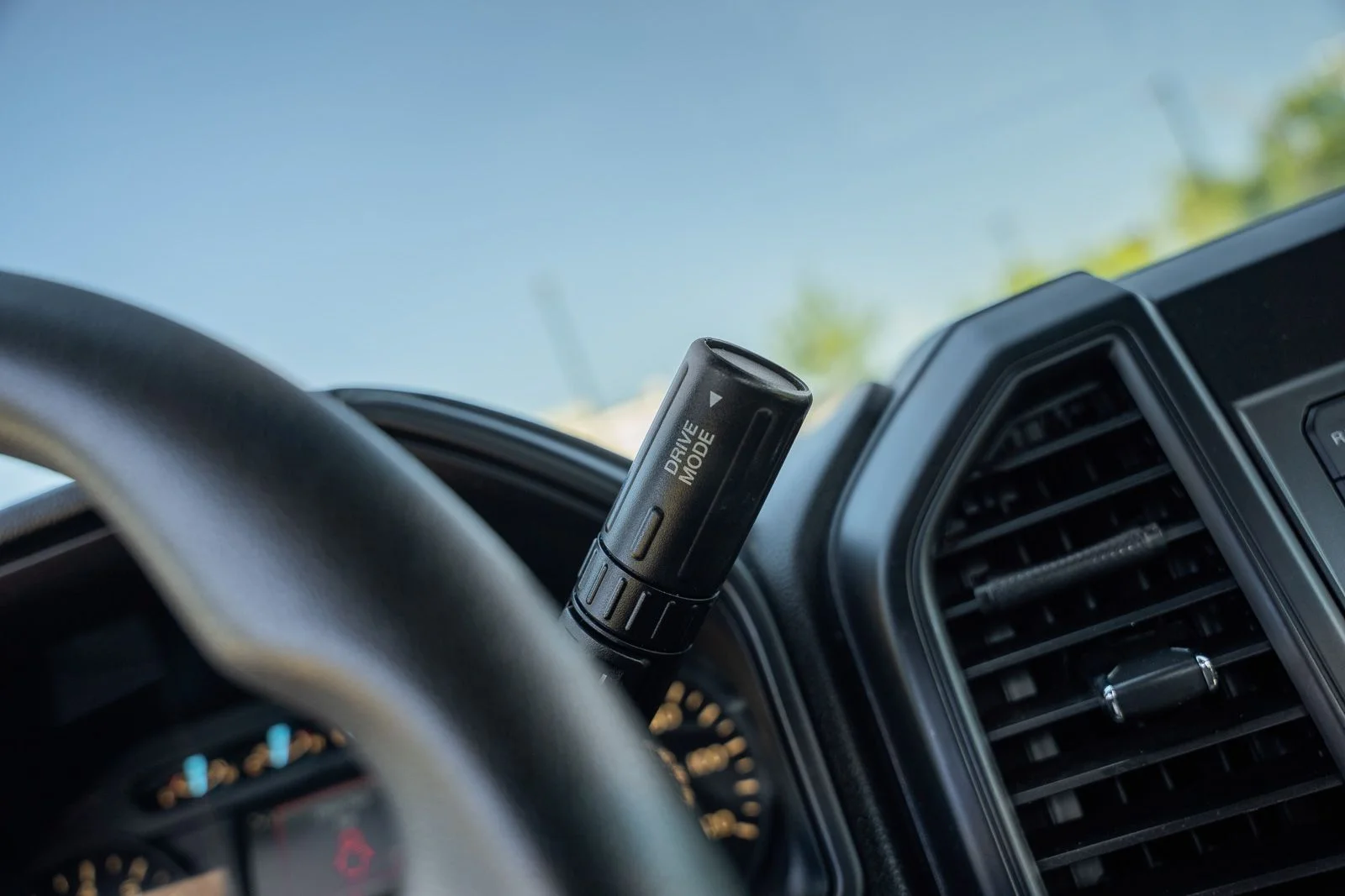 Used 2019 Gray Ford XL image 28
