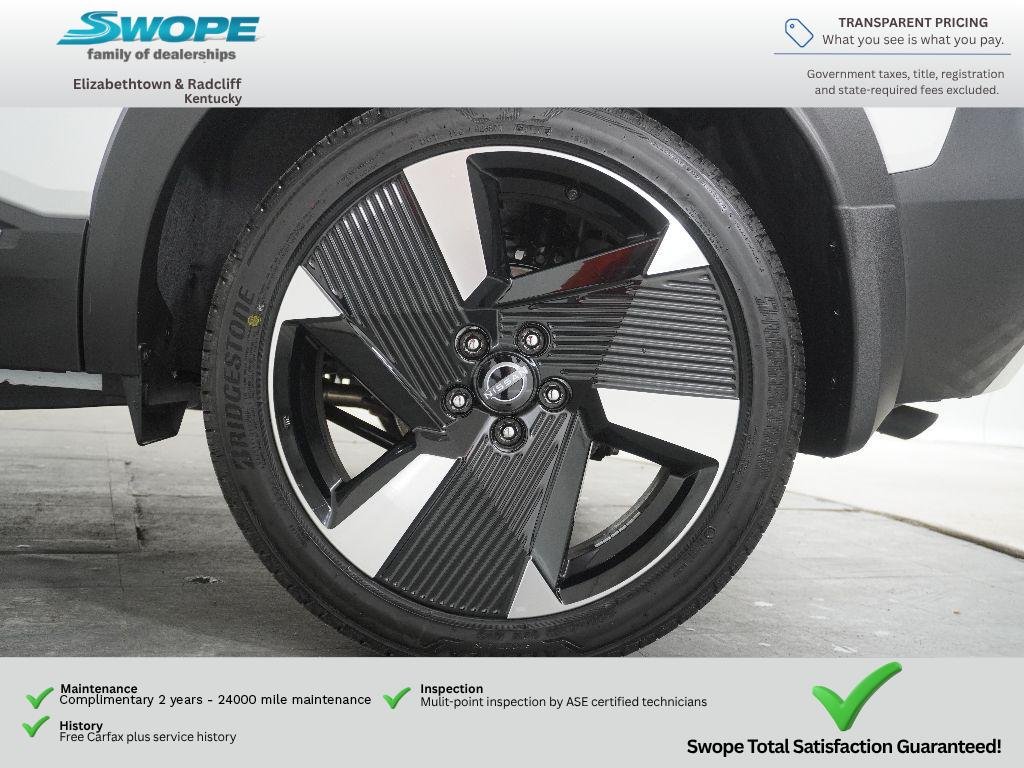 New 2026 Aspen White TriCoat / Super Black Two-tone Nissan SR image 28