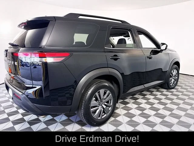2025 Nissan Pathfinder SV - Photo 23