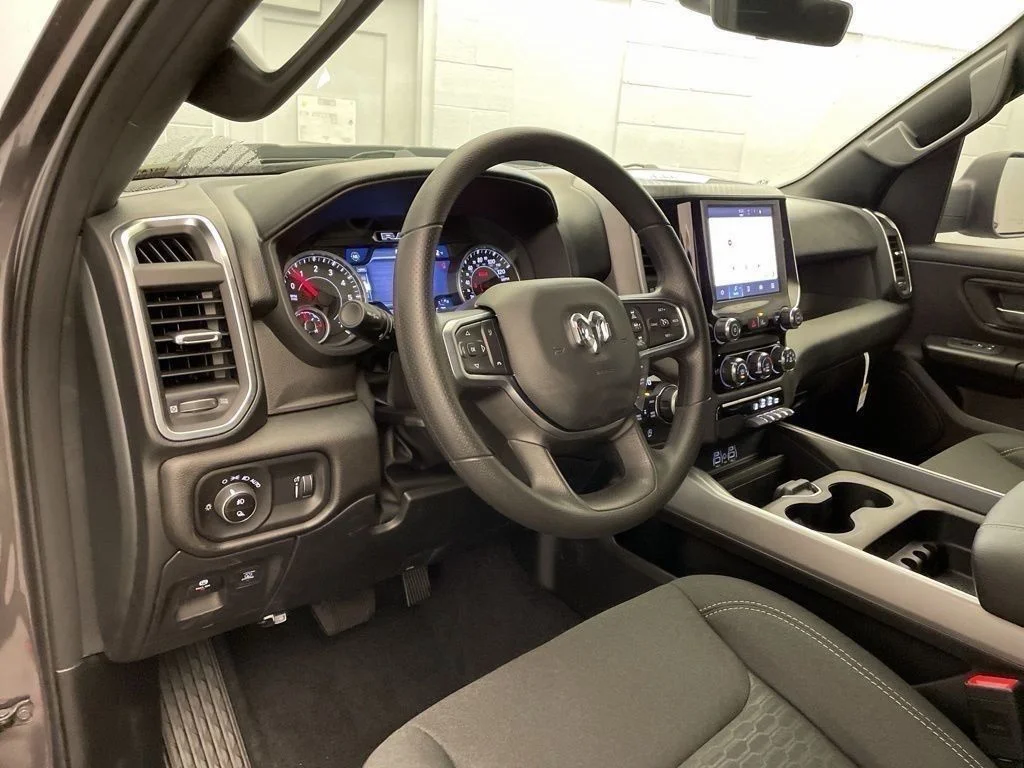 2026 RAM 1500 Express - Photo 14
