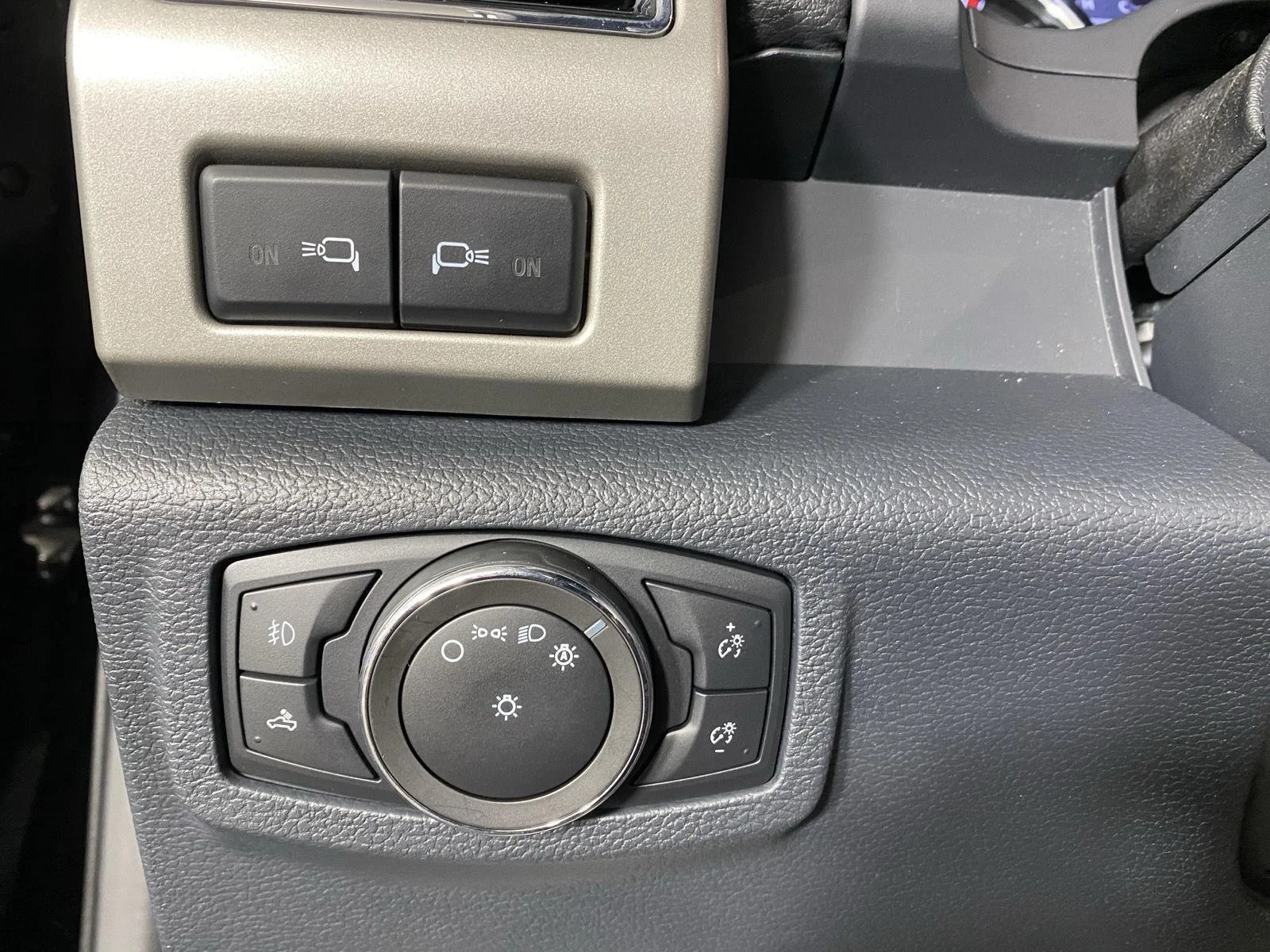 Used 2022 Agate Black Ford Lariat image 19