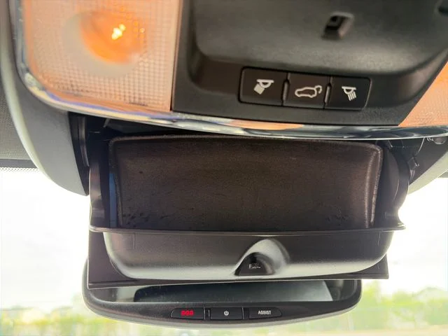 Used 2018 White Jeep Limited image 22